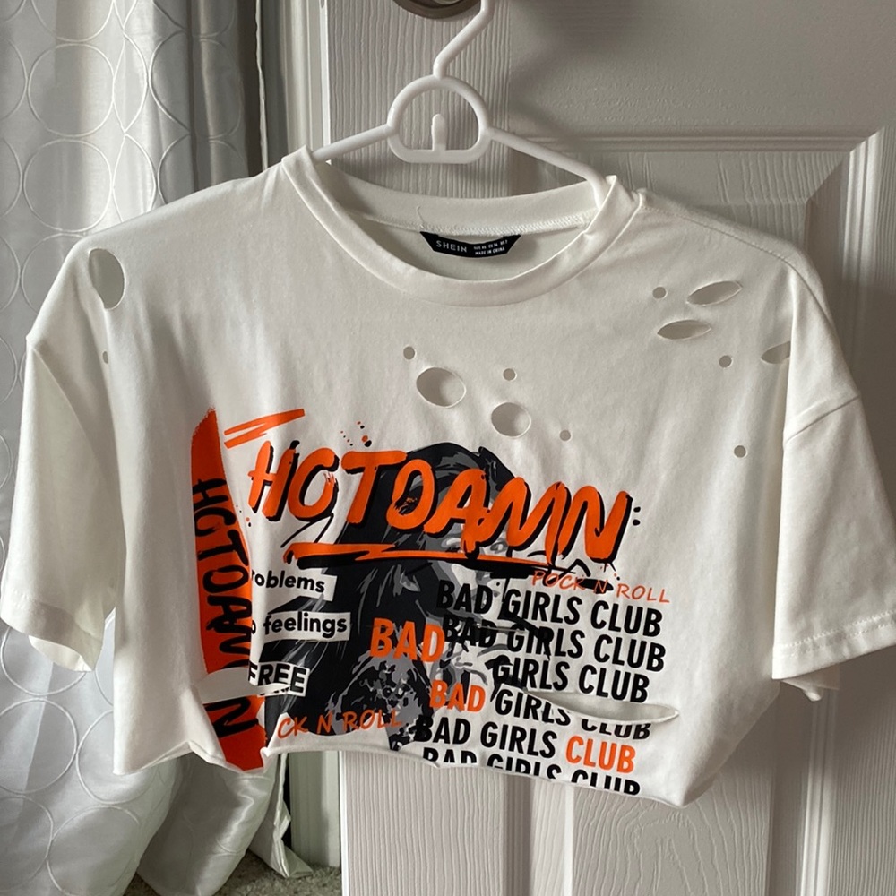 Cropped ripped tshirt